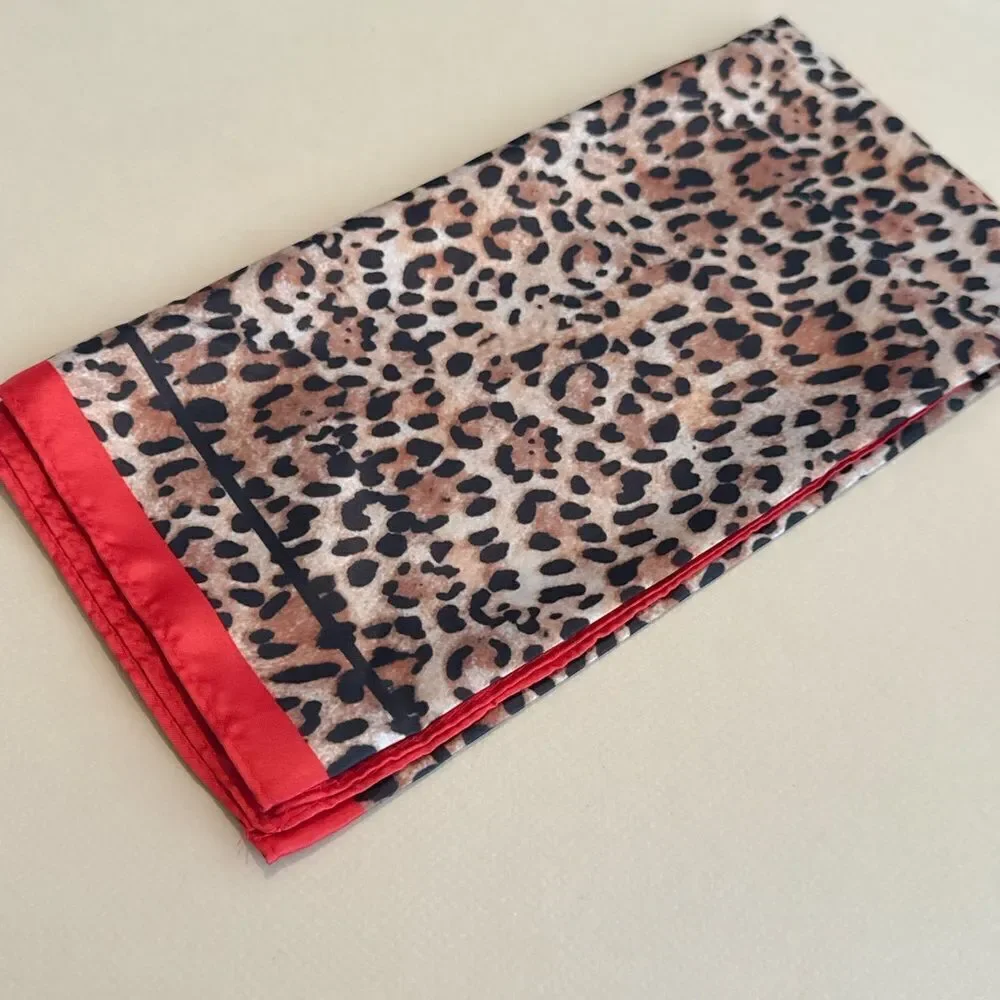 Leopard Print Scarf P30 - Picture 4 of 4